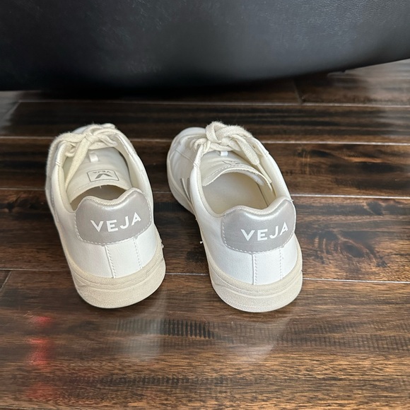 Veja Urca - Silver - Picture 4 of 9